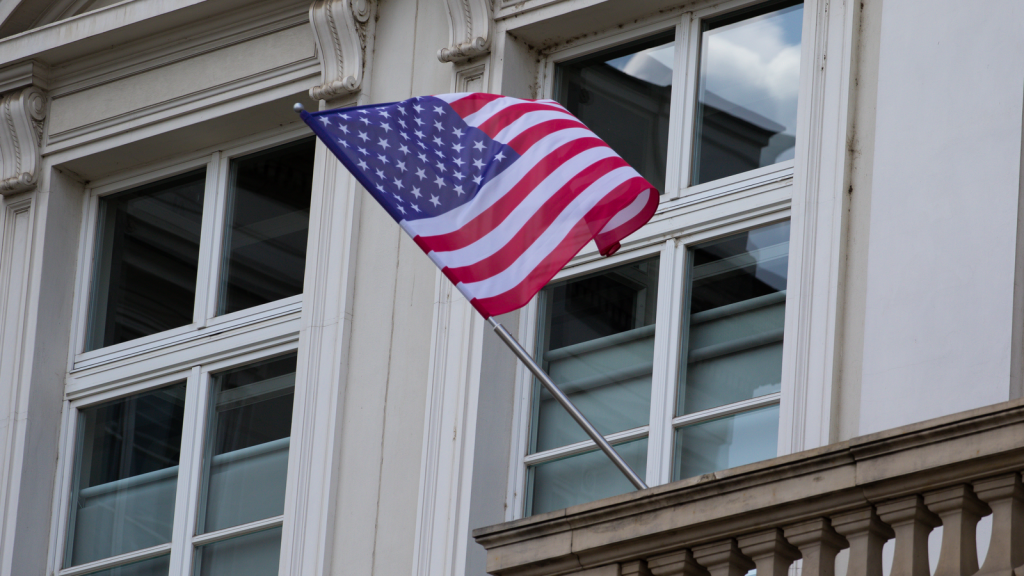 american-flag-building-1600-1024×576-1